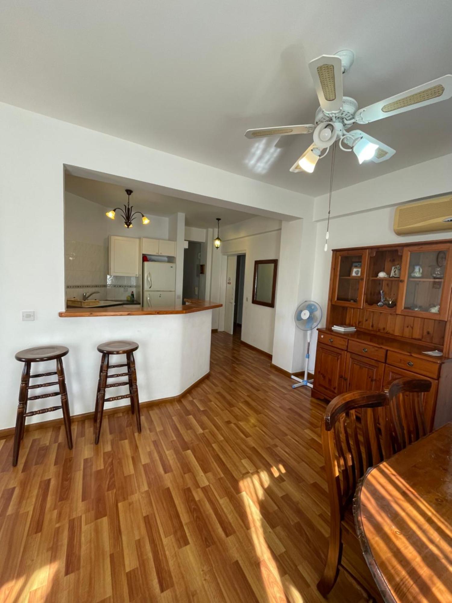 Limnaria Gardens Two Bedroom Apartment With Balcony Paphos Esterno foto