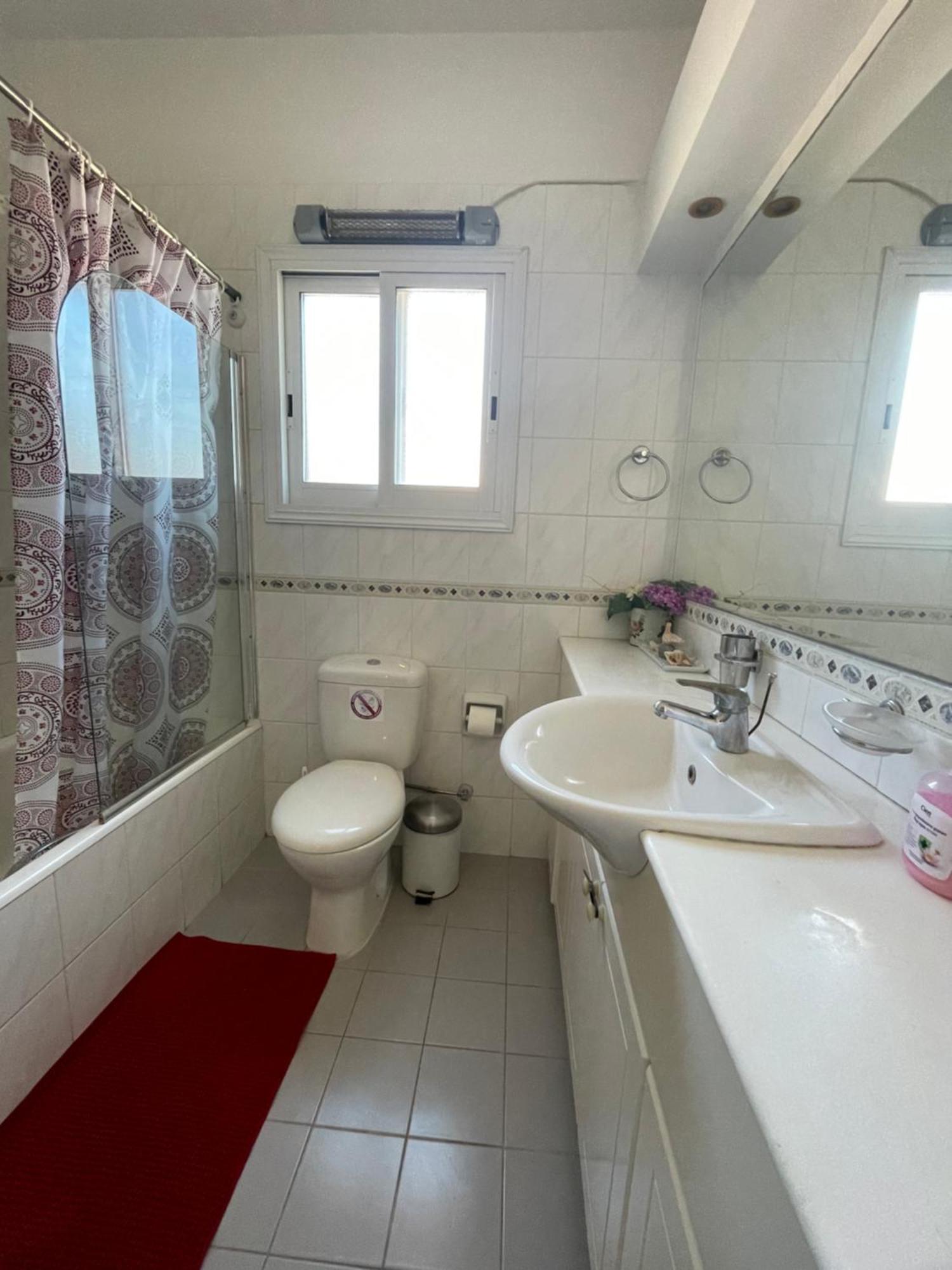 Limnaria Gardens Two Bedroom Apartment With Balcony Paphos Esterno foto